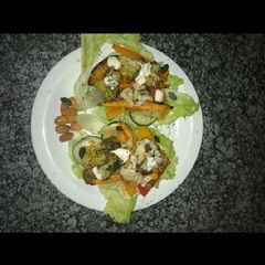 Lettuce veggies wrap A picture of Lettuce veggies wrap.