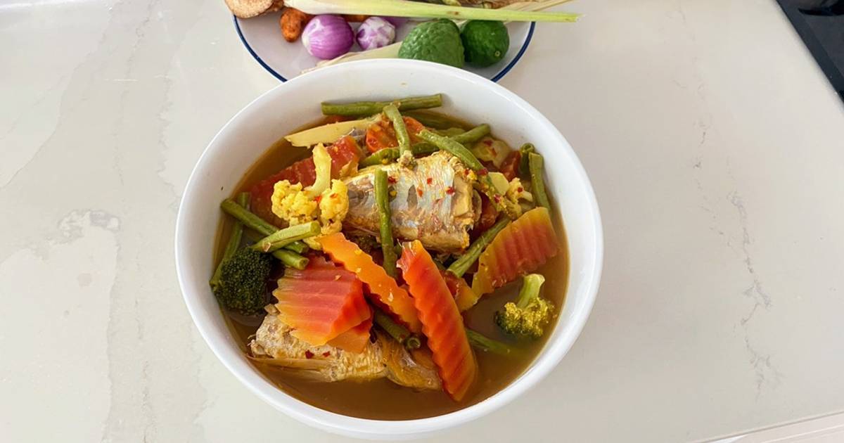 Kang Som, Sour Soup Papaya With Ornate Threadfin Bream Recipe by