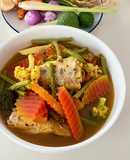Kang - Som, Sour Soup Papaya With Ornate Threadfin Bream