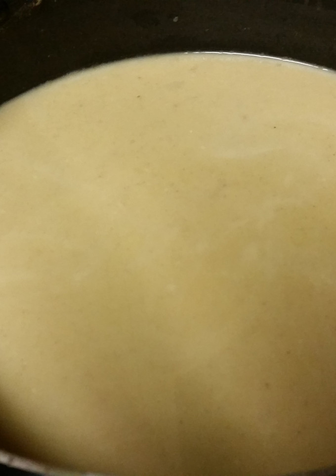 A picture of Creamy Acorn Squash Soup.