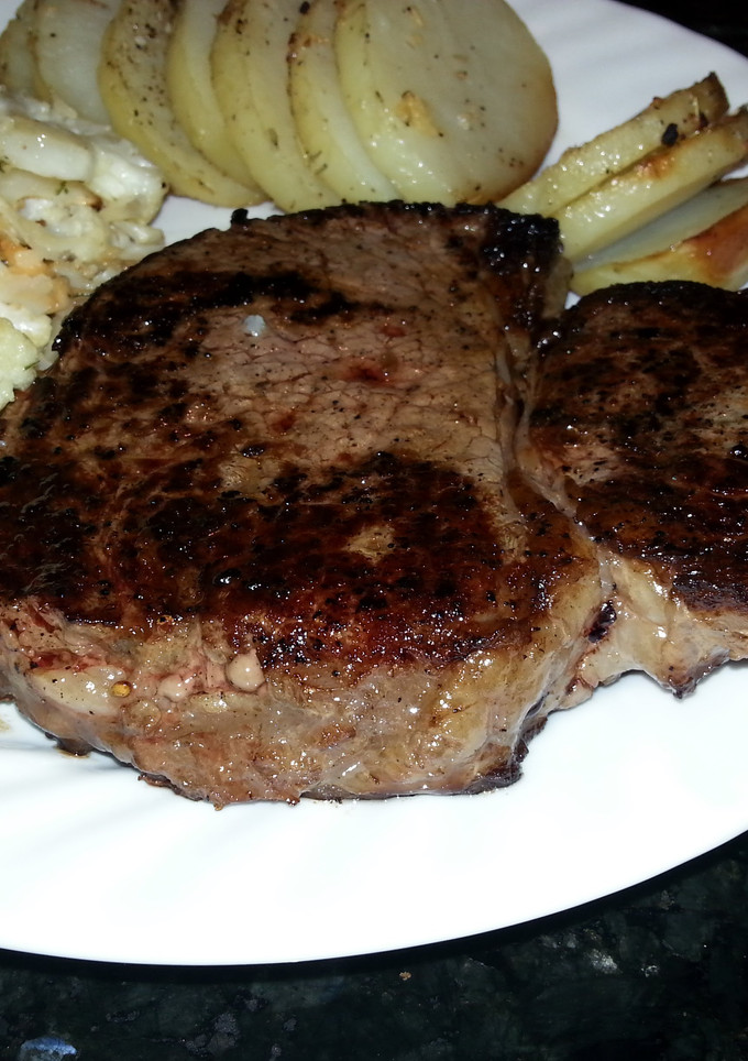 A picture of Sirloin Steak simple and easy.