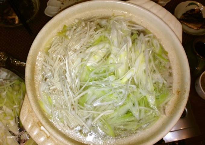 Simple & Tasty Japanese Spring Onions and Pork Shabu-shabu