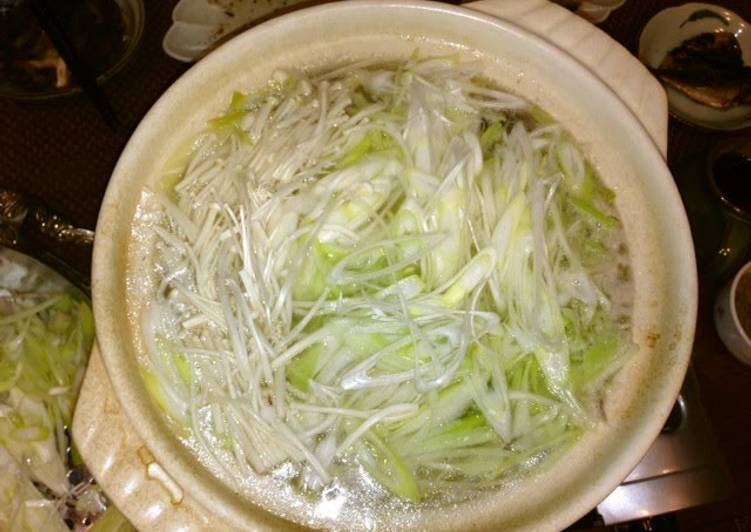 Steps to Prepare Ultimate Simple &amp; Tasty Japanese Spring Onions and Pork Shabu-shabu