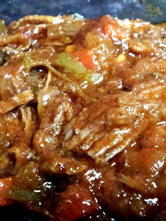 A picture of Ropa Vieja in a Crock Pot.