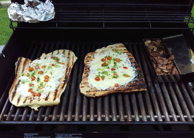 Recipe of Jamie Oliver Grilled smoked pizza