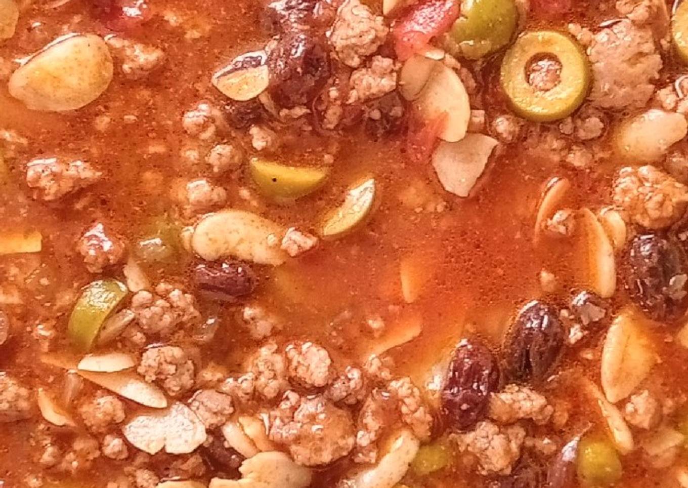 Picadillo con almendras