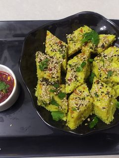 વેજીટેબલ ઢોકળા (Vegetable Dhokla Recipe In Gujarati) રેસીપી મુખ્ય ફોટો
