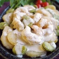 A picture of Shrimp and Potatoes with Garlic Lemon Mayonnaise.