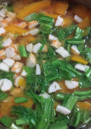 A picture of Kabocha squash with vegetarian shrimp soup.