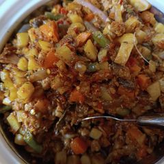 A picture of Irish and veggies sauce.