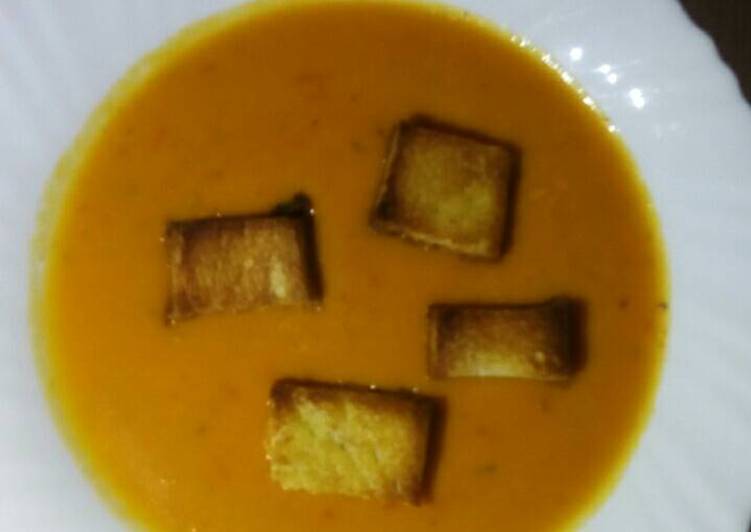 Award-winning Cream of tomato Soup with croutones