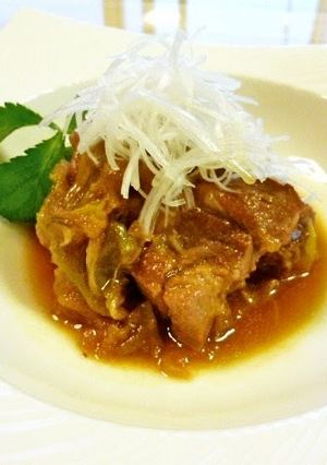 A picture of Easy Pork Shoulder Kakuni (Simmered Pork Cubes) with Leeks.