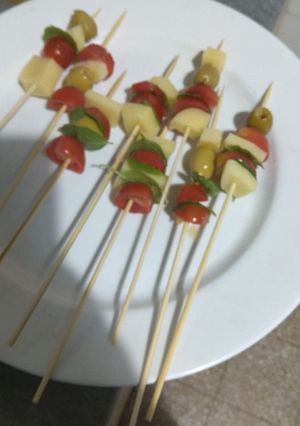 Una foto de Brochette caprese
