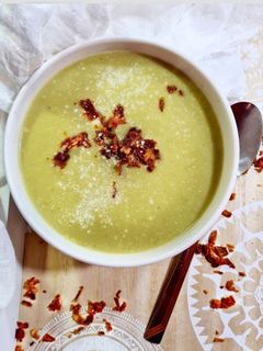 Una foto de Crema de alcachofas