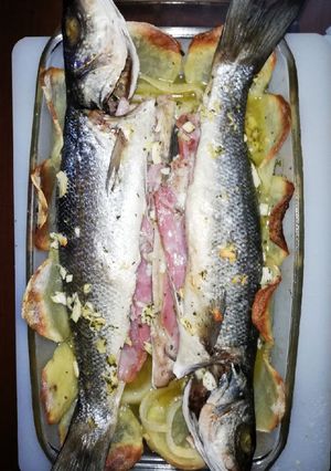 Una foto de Lubina rellena al horno