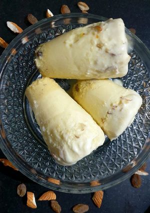 A picture of Frozen Magaj kulfi (matla kulfi).