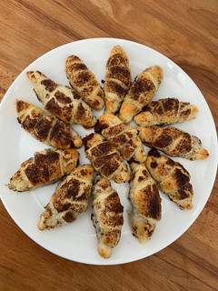 Una foto de Croissants de hojaldre con Nutella 🥐