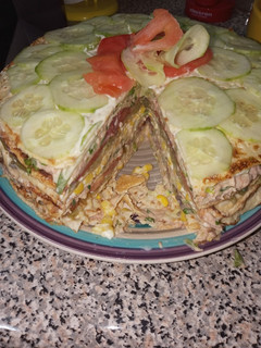 Una foto de Torta de panqueques salada