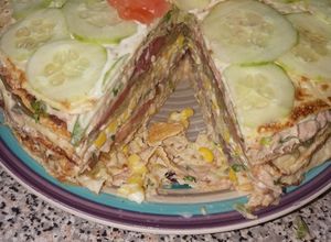 Una foto de Torta de panqueques salada