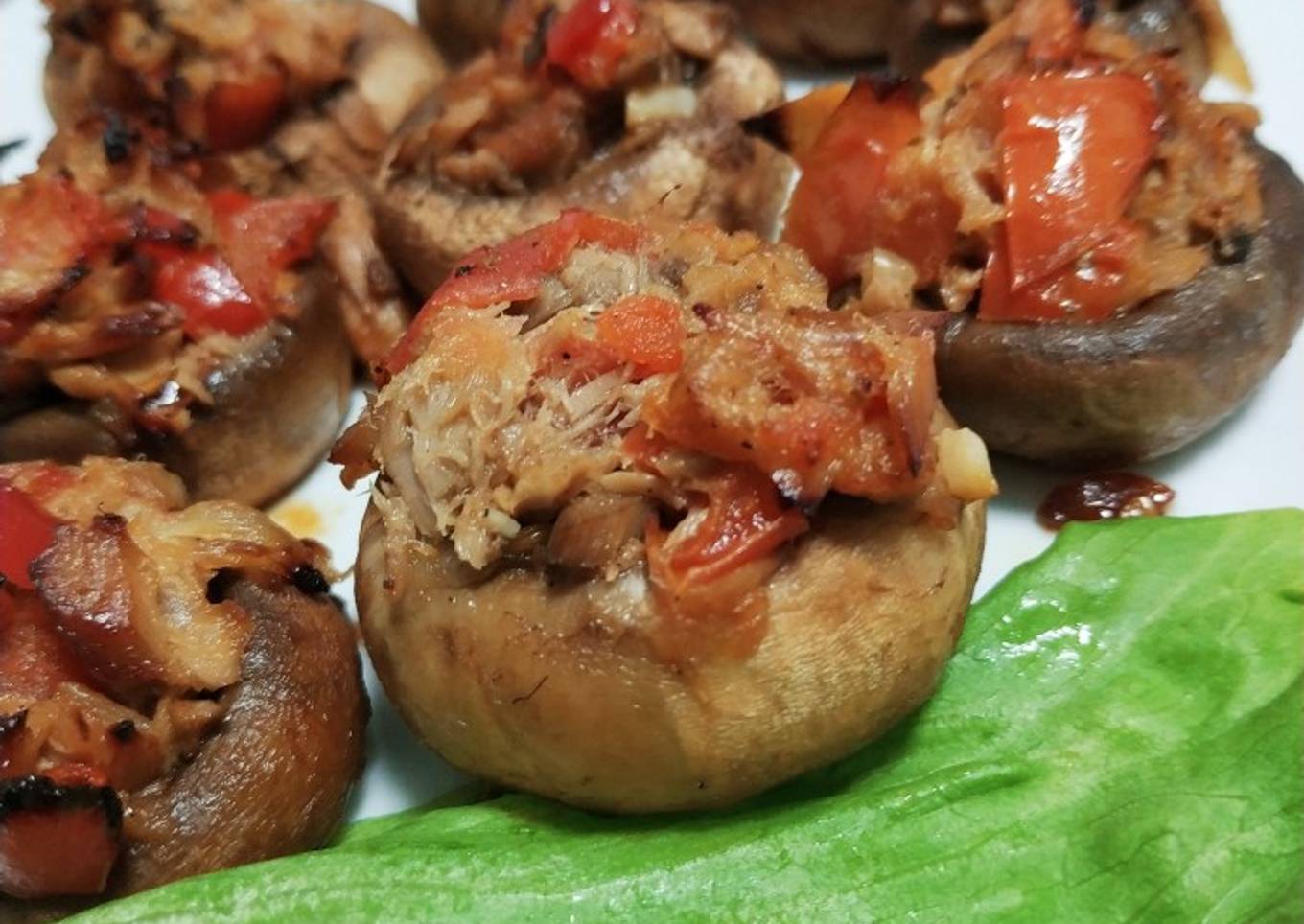 Champiñones rellenos de atún