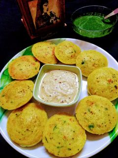 टमाटर मूंग दाल इडली (Tamatar moong dal idli recipe in hindi) रेसिपी मुख्य फोटो