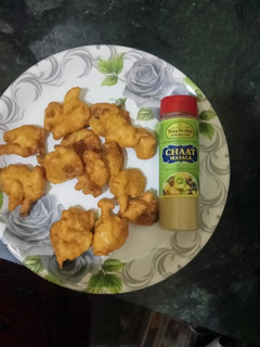 आलू प्याज़ के पकौड़े (aloo pyaz ke pakode recipe in Hindi) रेसिपी मुख्य फोटो