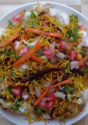 A picture of Papdi chaat.