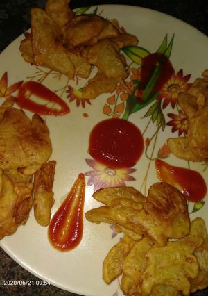 बेसन की पकोड़ी (Besan ki pakodi recipe in hindi) रेसिपी मुख्य फोटो