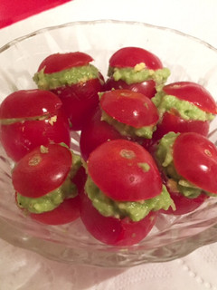 Une photo de Tomates cerises farcies à la crème d'avocat