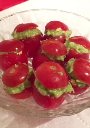 Une photo de Tomates cerises farcies à la crème d'avocat