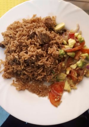 A picture of Pilau and guacamole.