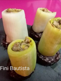 Una foto de Puerros rellenos de setas