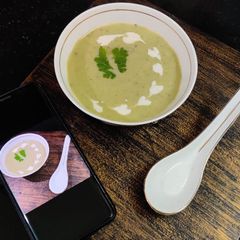 A picture of Creamy Broccoli Soup.