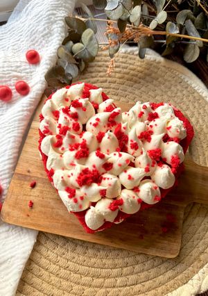 Una foto de Tarta de corazón con mascarpone y chocolate blanco - San Valentín