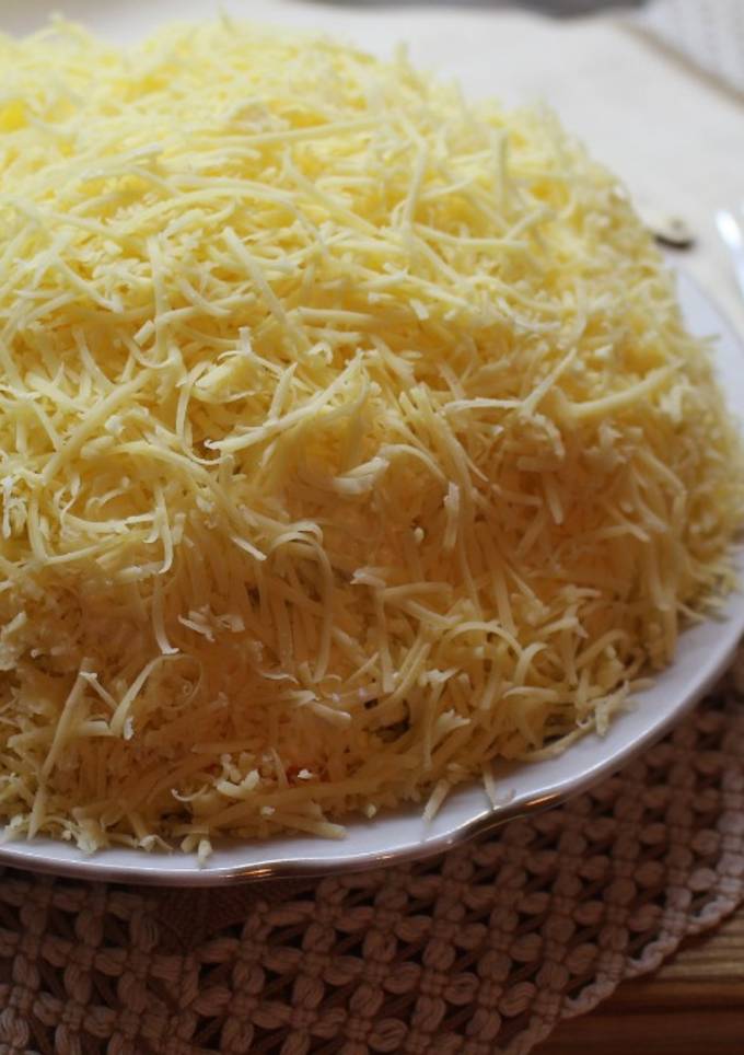Неймовірний салат з горбушою «Новорічний ескіз»