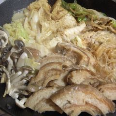 A picture of Sukiyaki-style Kurumabu Seasoned with Sweet- Savory Sauce.