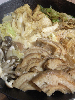 A picture of Sukiyaki-style Kurumabu Seasoned with Sweet- Savory Sauce.