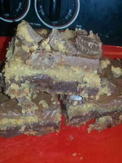 A picture of Reese's cheesecake brownies.