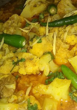 A picture of Gobhi gosht😋.