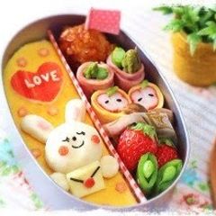 Valentine's Day Character Bento A picture of Valentine's Day Character Bento.