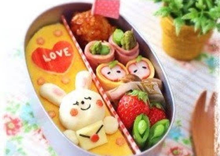 Simple Way to Prepare Homemade Valentine&#39;s Day Character Bento