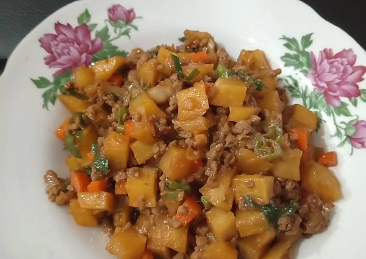 Tumis Kentang Daging