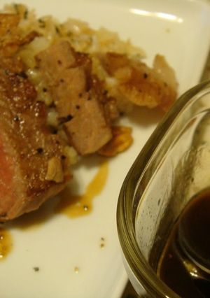 A picture of Japanese-style Garlic Steak Sauce.