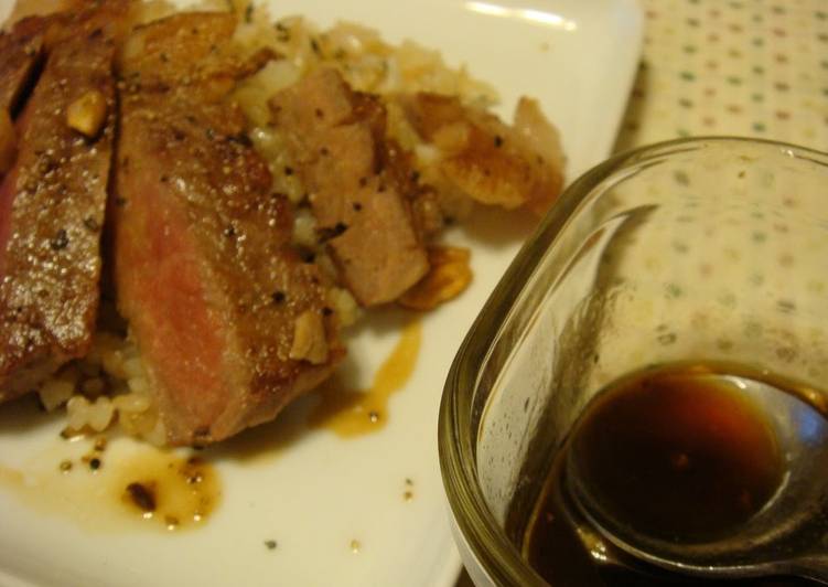 Recipe: Appetizing Japanese-style Garlic Steak Sauce