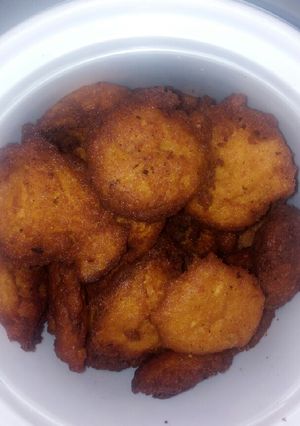 A picture of Akra.