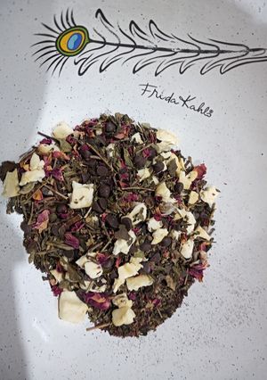 Una foto de Blend de té verde y rosas 🌹🌰🍎🌱
