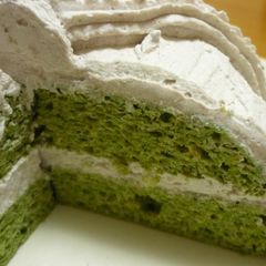 A picture of Low Sugar Matcha Cake.
