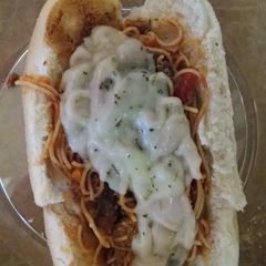 A picture of Spaghetti sandwich.