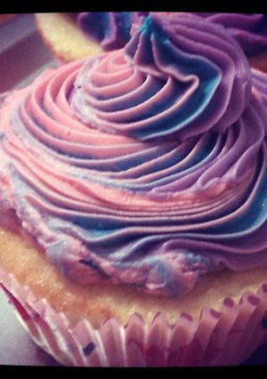 A picture of classic vanilla cupcakes.
