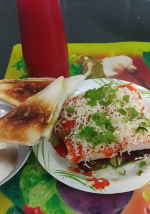 ચીઝ સેન્ડવિચ(Cheese sandwich recipe in gujarati) રેસીપી મુખ્ય ફોટો